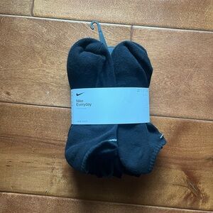 Nike Everyday Black Athletic Socks